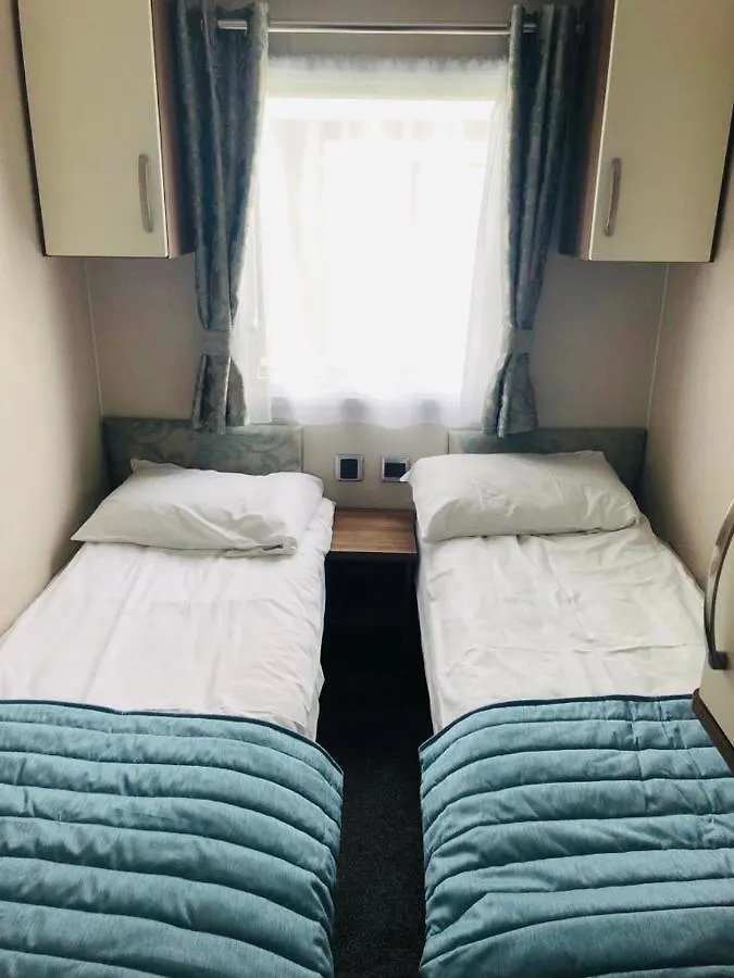 3 Bedroom Beautiful Caravan At Sand Le Mere Holiday Village Tunstall