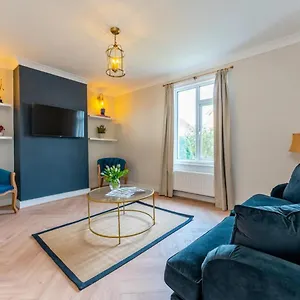 gorgeous-interior-designed-3-bedroom-home.bournemouth-hotels.org/