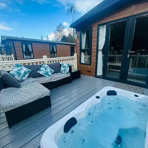 Buttermere With Hot Tub Barmby on the Moor